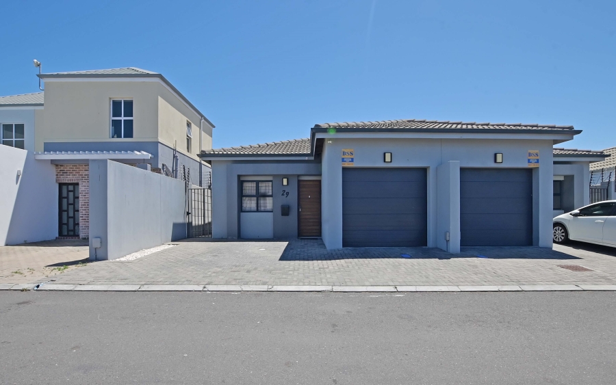 2 Bedroom Property for Sale in Parklands North Western Cape